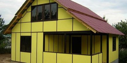 Довършителни фасадата на една селска къща материали за фасадни облицовки