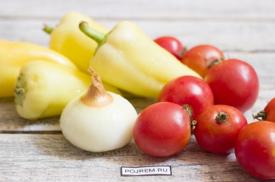 Pepper и домати - стъпка по стъпка рецепта за това как да се готви със снимки