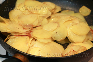 Пай с картофи и гъби в рецептата на фурна със снимка