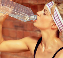 Храни, напитки и вода преди, по време и след тренировка