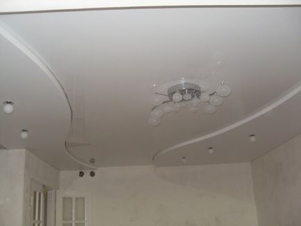 Монтаж таван напрежение в апартамент на две нива с ръцете си
