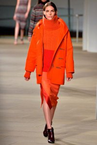 Правила комбинации в оранжеви дрехи