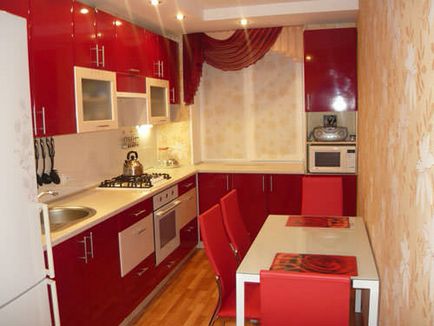 Подредбата на мебелите в кухнята, както правилните проекти, опции, фото примери зониране