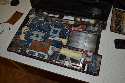 Демонтаж - почистване - сглобяване на лаптоп Acer 1