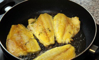 Различни начини за това как да се пържи риба готвач минтай, хек, шаран и други риби