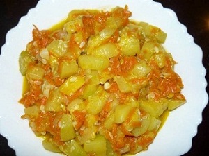 Рецепта тиквички яхния с картофи