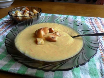 Рецепта сирене топено сирене супа с пиле и гъби или гъби