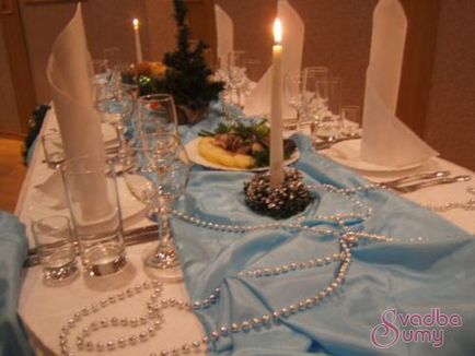 Сервиране сватбена маса