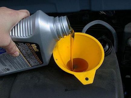 Как да попълните масло в съветите на двигателя и трикове