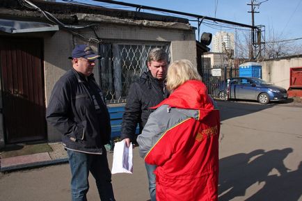 Изграждане на доверие се измъкна от защитата и малка garazhnikov Букурещ - новините на Санкт Петербург - обществеността