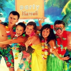 Сценарий Хавайските парти, принадлежности, менюта, костюми, снимки и видео