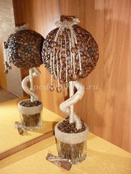 Topiary на кафе на зърна