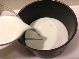 Извара в multivarka на мляко (прясно, кисело) рецепти