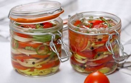 Изберете рецепта от вкусни салати от домати за зимата, както и