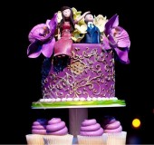 Поръчайте красива сватбена торта с торта и тарталети в бонбони изкушение г