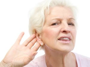 Тя определя лявото ухо възможните причини и какво да правя с положи ухо