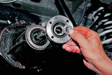 Подмяна на задния мост скоростна кутия масло печата 2107 (видео) (2107) Подмяна на задния салник ос 2107 (видео) скоростната кутия