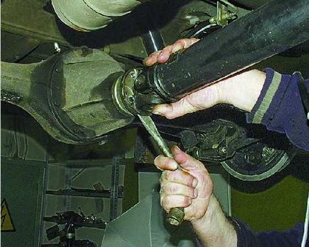 Подмяна на задния мост масло печата 2107 (видео) (жлеза) Подмяна на задния салник ос 2107 (видео) скоростната кутия