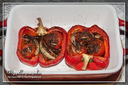 Печени чушки с домати, домашно приготвени рецепти