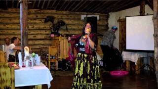 Танцуващата на сватбата на ромите