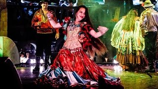 Танцуващата на сватбата на ромите