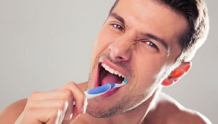 Защо да си миете зъбите по време на сън