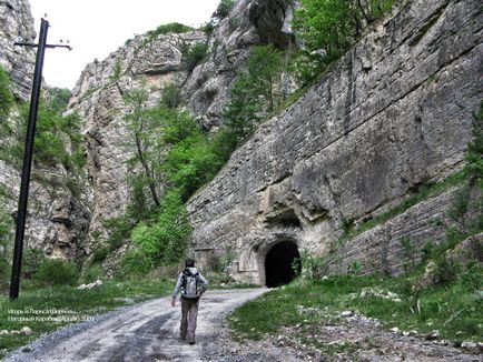 Тъй като светлината в края на тунела