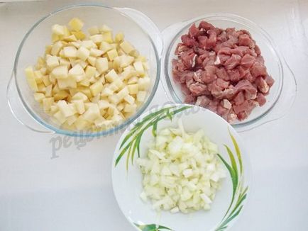 Татарски пайове с месо и картофи
