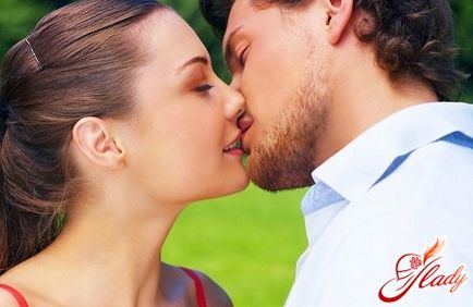 Как да се разбере с целувка