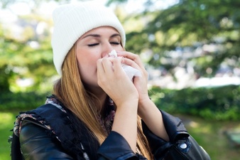 Алергия към топола пух в детето и възрастни, както се появяват симптоми, лечение и превенция