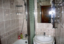 ремонт на бюджета в банята в евтин стая, евтини ръцете си, възможности за снимка от поставените