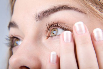 Сърбеж в очите причини, симптоми и лечение