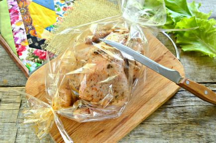 Пиле изпечен в ръкава напълно - как да се пекат пиле във фурната, с една стъпка по стъпка рецепти снимки