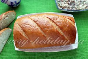 Loaf пълнено с консервирана риба рецепта със снимка