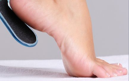 Как да пара краката в дома грижи за краката си у дома