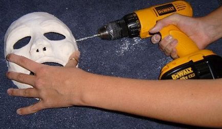 Как да си направите маска от папиемаше (снимка)