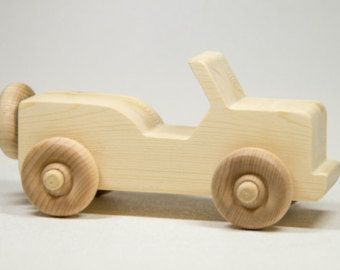 Как да направите свои собствени ръце занаяти, кола играчка, направени от дърво