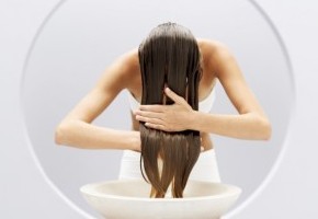 Как да се грижим за суха коса у дома