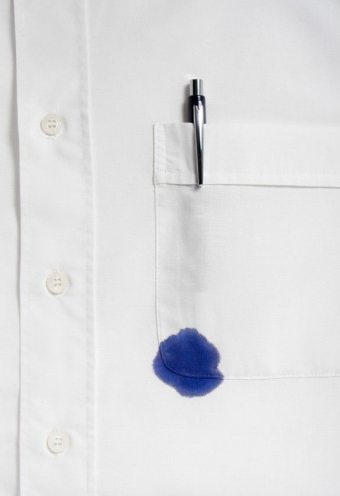 Как да се оттегли мастило от дрехи и хартия различни начини