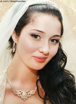 Красиво момиче в чеченски