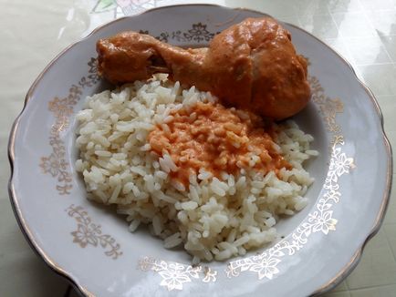 Пиле с майонеза и доматен сос