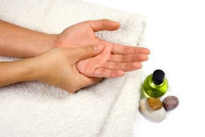 Ръчен масаж - ръцете, пръстите, дланите (видове, използване, противопоказания, снимки, видео)
