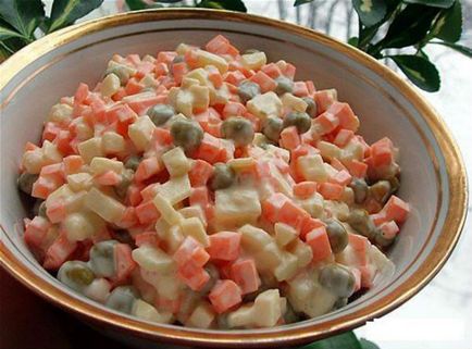 Деликатен салата с грах и картофи