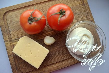 Домати със сирене и чесън майонеза - рецепта със снимки