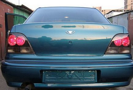 В резултат на много години на настройка на Daewoo Nexia, обезщетения автомобилист (задни светлини тунинг задна) В резултат на много години на настройка на Daewoo Nexia, ръчно шофьор