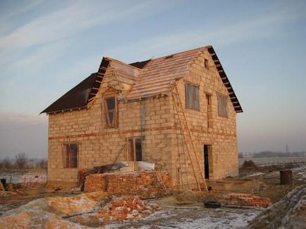 Изграждане на къща от пяна блокове