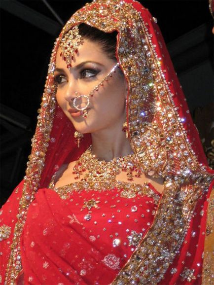 Сватбени традиции в Индия - ангажимента и сватбената церемония