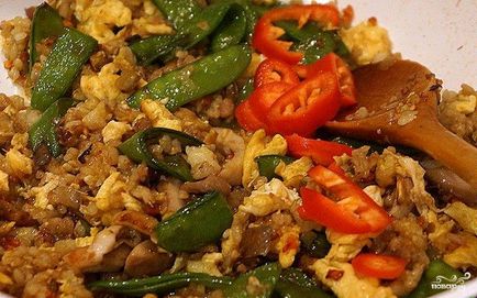 Тайландски ориз с пилешко - стъпка по стъпка рецепта със снимки на