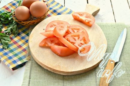 Бъркани яйца с домати рецепта със снимка