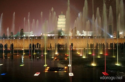 10 Най-необичайни фонтани в света, статията